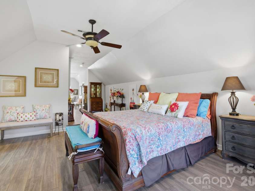819 Hickory Point Drive, Lexington, NC 27292.  MLS# CAR4375539, YatesRealty ID 20429. 