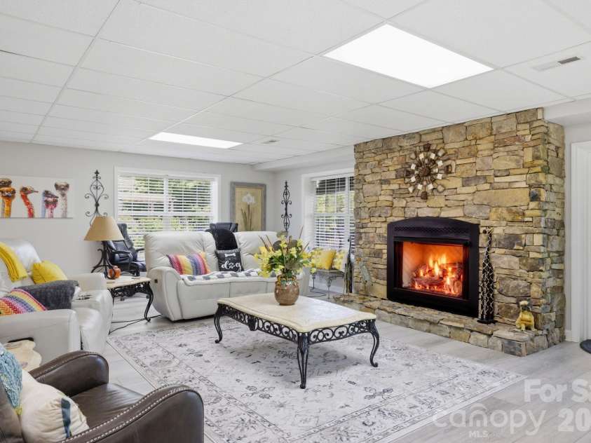 819 Hickory Point Drive, Lexington, NC 27292.  MLS# CAR4375539, YatesRealty ID 20429. 