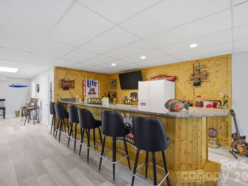 819 Hickory Point Drive, Lexington, NC 27292.  MLS# CAR4375539, YatesRealty ID 20429. 