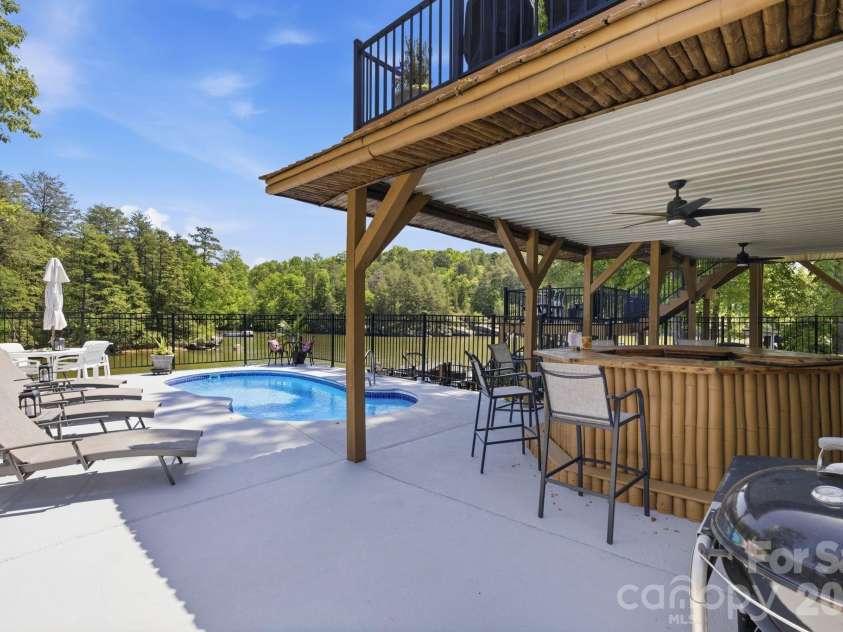 819 Hickory Point Drive, Lexington, NC 27292.  MLS# CAR4375539, YatesRealty ID 20429. 