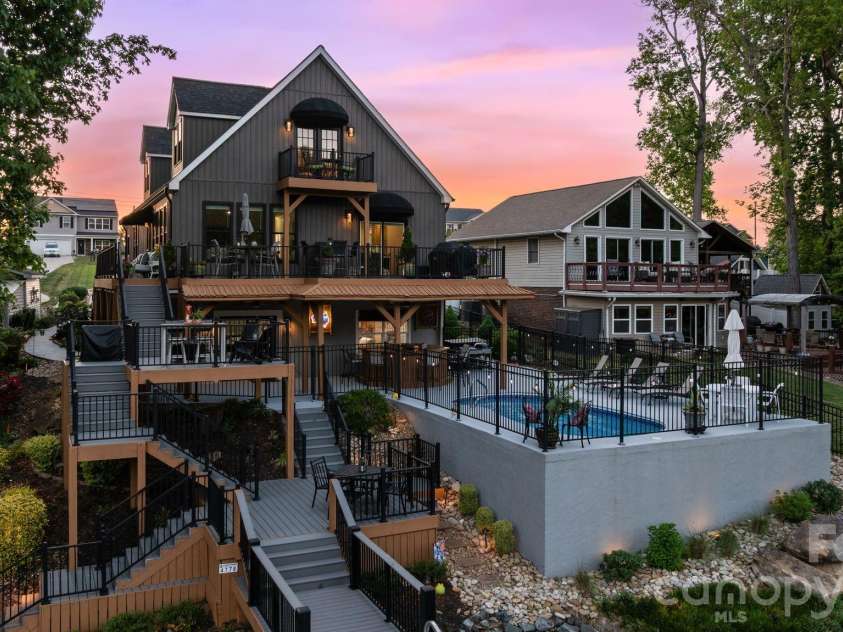 819 Hickory Point Drive, Lexington, NC 27292.  MLS# CAR4375539, YatesRealty ID 20429. 