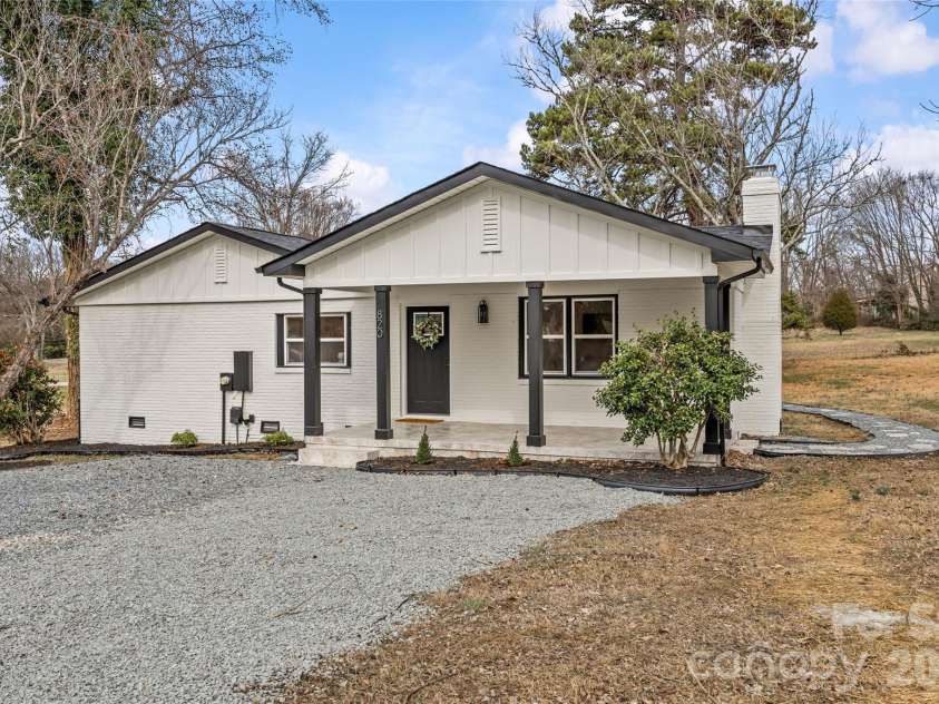 820 Dale Avenue, Charlotte, NC 28216.  MLS# CAR4334513, YatesRealty ID 2043. 