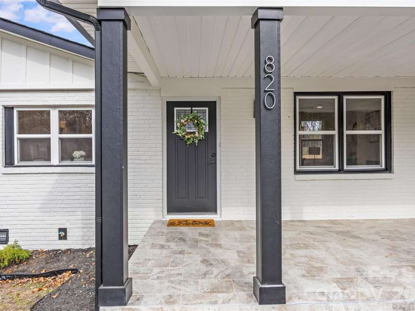 820 Dale Avenue, Charlotte, NC 28216.  MLS# CAR4334513, YatesRealty ID 2043. 