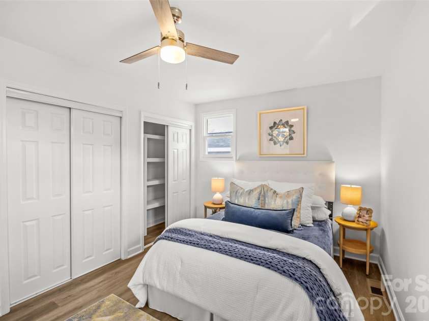 820 Dale Avenue, Charlotte, NC 28216.  MLS# CAR4334513, YatesRealty ID 2043. 