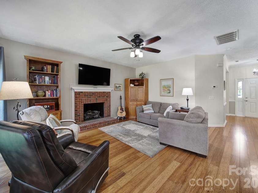 1643 Bridal Trail, Rock Hill, SC 29732.  MLS# CAR4354910, YatesRealty ID 20430. 