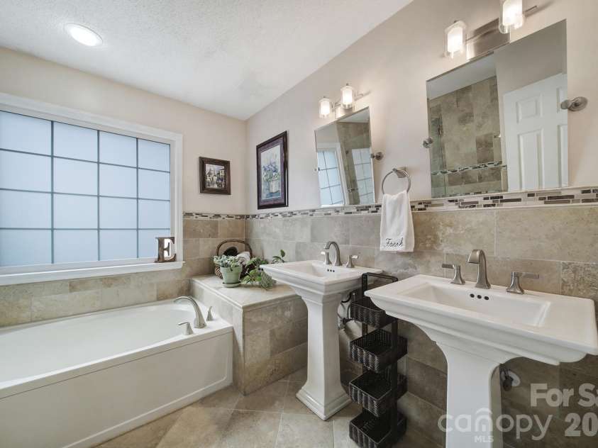 1643 Bridal Trail, Rock Hill, SC 29732.  MLS# CAR4354910, YatesRealty ID 20430. 