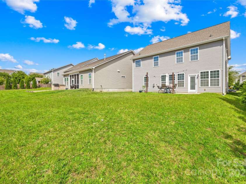 7316 Hamilton Bridge Road, Charlotte, NC 28278.  MLS# CAR4257436, YatesRealty ID 20430. 