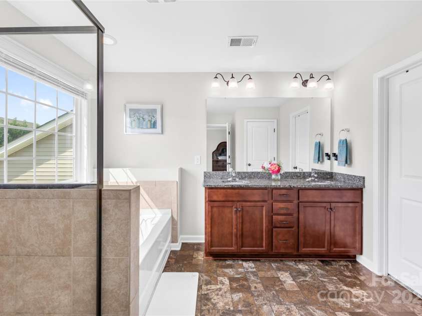 7316 Hamilton Bridge Road, Charlotte, NC 28278.  MLS# CAR4257436, YatesRealty ID 20430. 