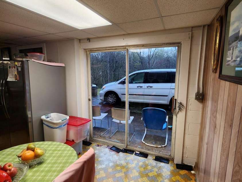 406 Caldwell Avenue, Newton, NC 28658.  MLS# CAR4248372, YatesRealty ID 20431. 