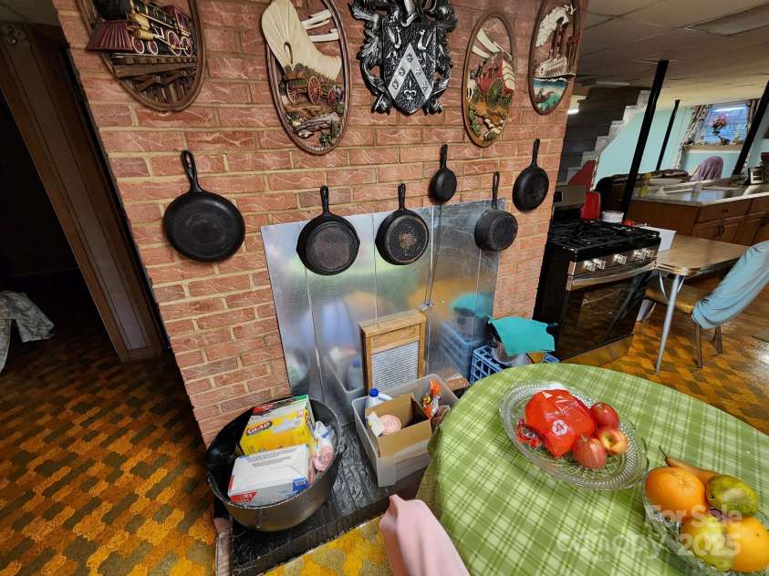 406 Caldwell Avenue, Newton, NC 28658.  MLS# CAR4248372, YatesRealty ID 20431. 