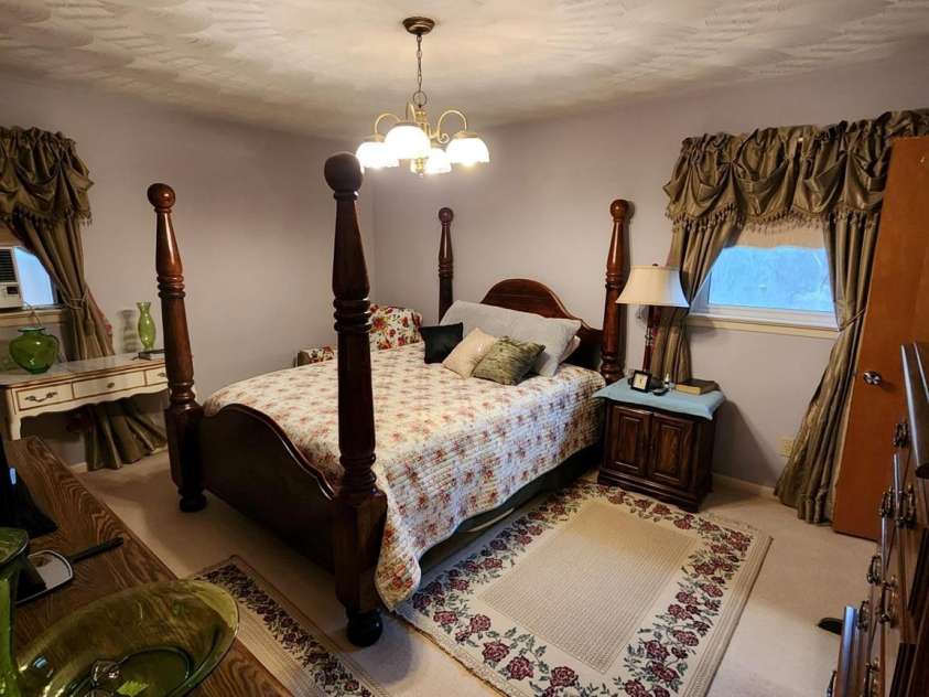 406 Caldwell Avenue, Newton, NC 28658.  MLS# CAR4248372, YatesRealty ID 20431. 