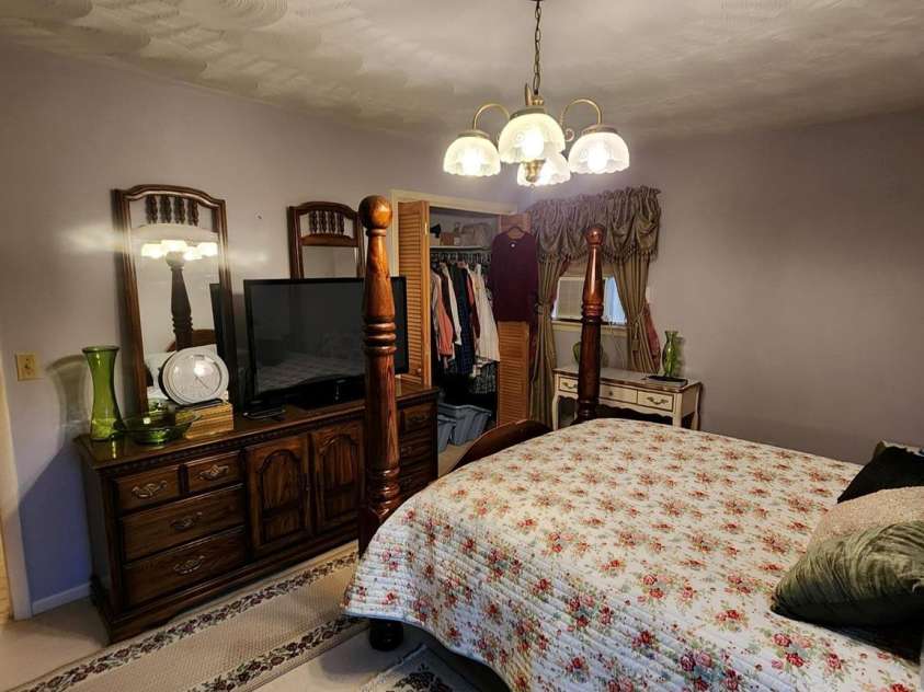 406 Caldwell Avenue, Newton, NC 28658.  MLS# CAR4248372, YatesRealty ID 20431. 