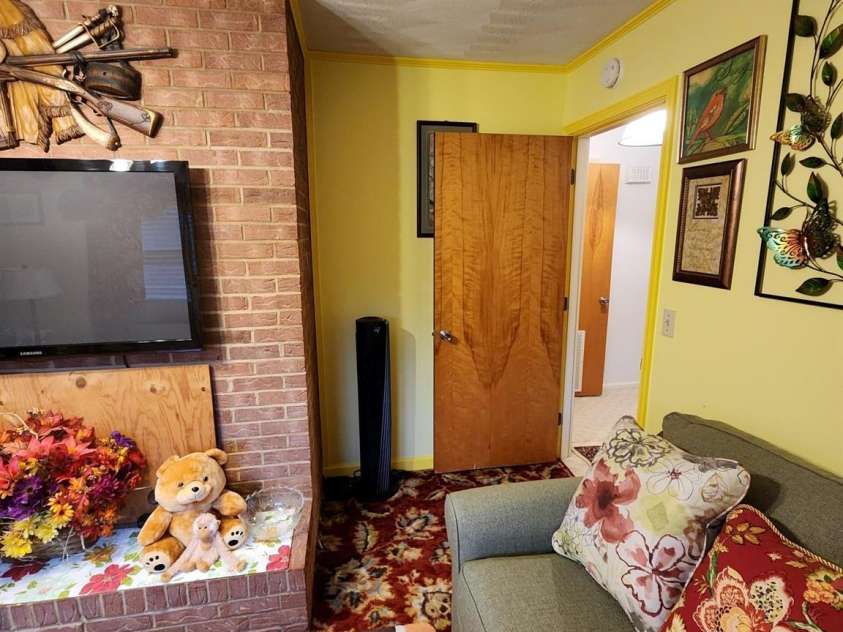 406 Caldwell Avenue, Newton, NC 28658.  MLS# CAR4248372, YatesRealty ID 20431. 