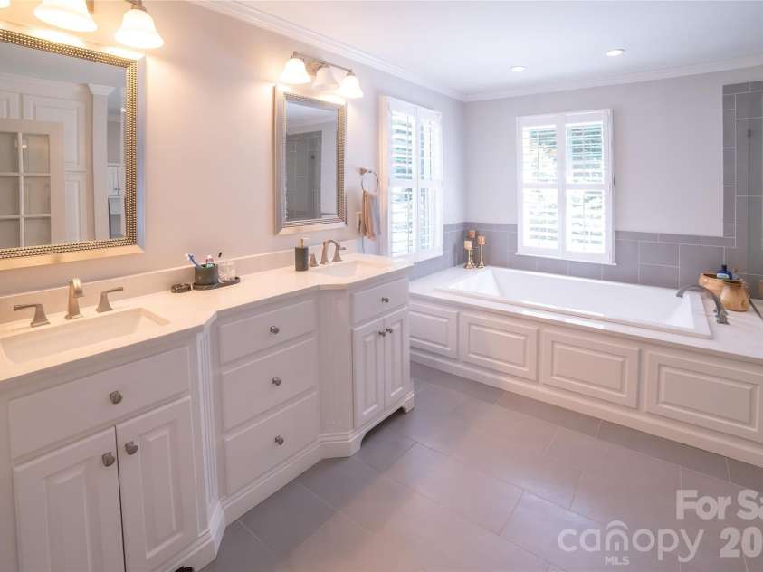 1793 Cedar Drive, Lenoir, NC 28645.  MLS# CAR4375124, YatesRealty ID 20432. 