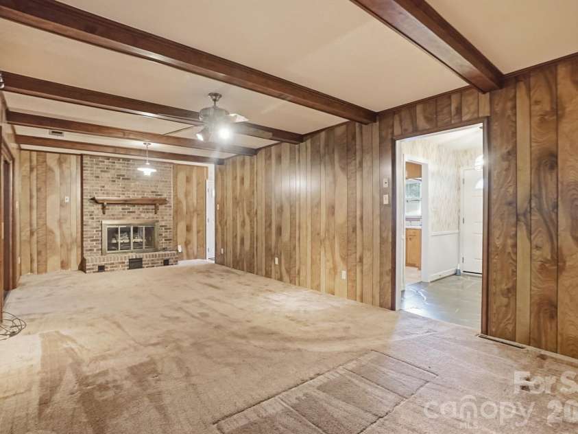 6704 Alanbrook Road, Charlotte, NC 28215.  MLS# CAR4377536, YatesRealty ID 20434. 