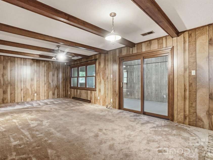 6704 Alanbrook Road, Charlotte, NC 28215.  MLS# CAR4377536, YatesRealty ID 20434. 