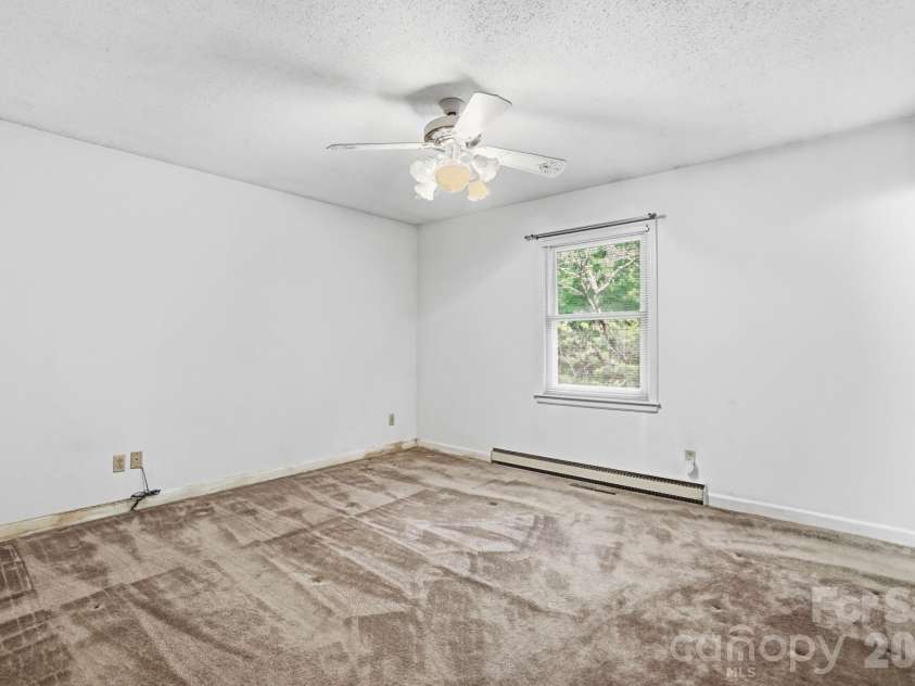 6704 Alanbrook Road, Charlotte, NC 28215.  MLS# CAR4377536, YatesRealty ID 20434. 