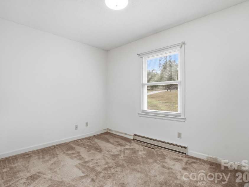 6704 Alanbrook Road, Charlotte, NC 28215.  MLS# CAR4377536, YatesRealty ID 20434. 