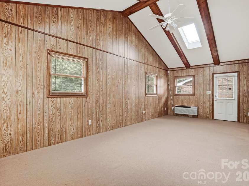 6704 Alanbrook Road, Charlotte, NC 28215.  MLS# CAR4377536, YatesRealty ID 20434. 