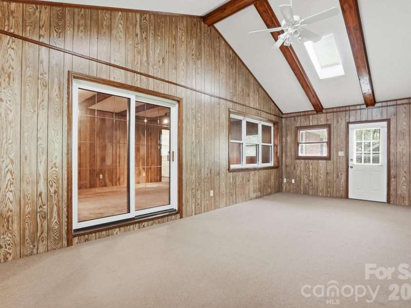 6704 Alanbrook Road, Charlotte, NC 28215.  MLS# CAR4377536, YatesRealty ID 20434. 