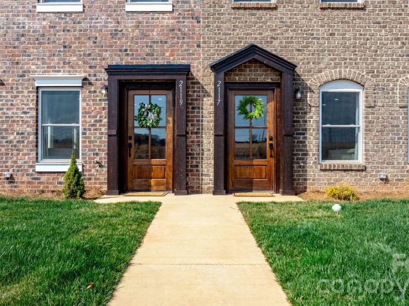 2119 24th Street Lane, Hickory, NC 28602.  MLS# CAR4355361, YatesRealty ID 20436. 