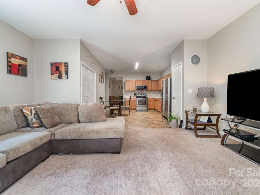 7012 Somerset Springs Drive, Charlotte, NC 28262.  MLS# CAR4267634, YatesRealty ID 20436. 