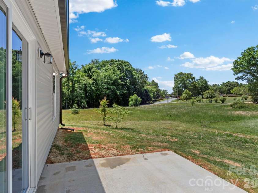 5044 Polk Avenue, Winston Salem, NC 27106.  MLS# CAR4380224, YatesRealty ID 20437. 