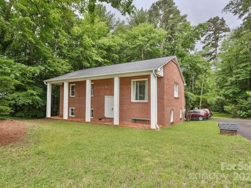 6414 Old US Hwy 421 Highway, East Bend, NC 27018.  MLS# CAR4265051, YatesRealty ID 20437. 