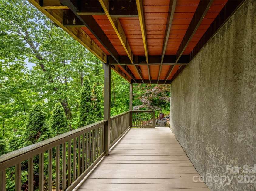 350 Mckissick Road, Flat Rock, NC 28731.  MLS# CAR4263191, YatesRealty ID 20438. 