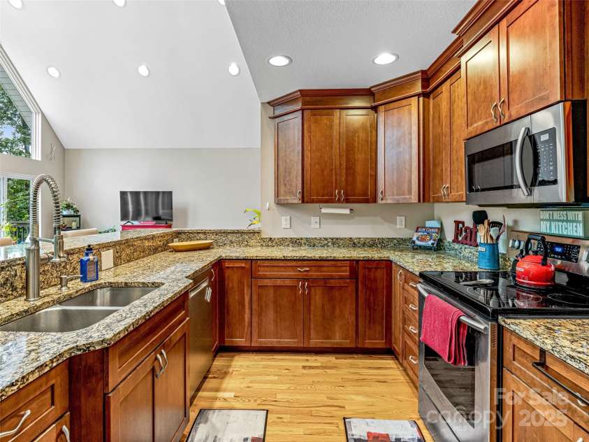350 Mckissick Road, Flat Rock, NC 28731.  MLS# CAR4263191, YatesRealty ID 20438. 