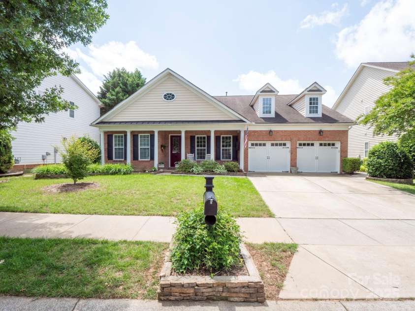 8605 Soaring Eagle Lane, Waxhaw, NC 28173.  MLS# CAR4260619, YatesRealty ID 20439. 