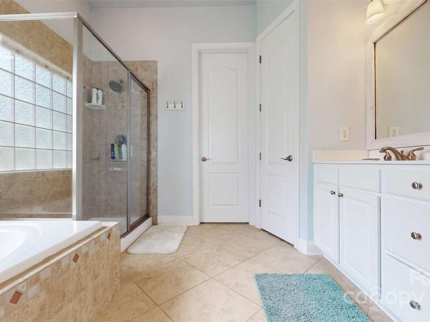 8605 Soaring Eagle Lane, Waxhaw, NC 28173.  MLS# CAR4260619, YatesRealty ID 20439. 