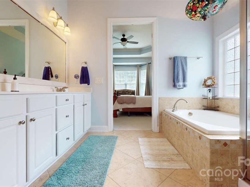 8605 Soaring Eagle Lane, Waxhaw, NC 28173.  MLS# CAR4260619, YatesRealty ID 20439. 