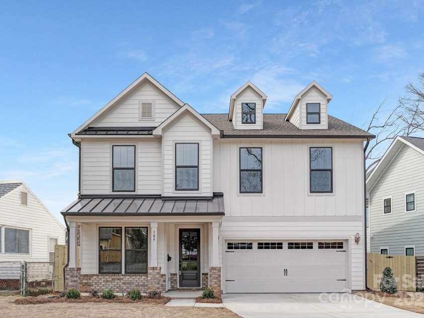 109 Seldon Drive, Charlotte, NC 28216.  MLS# CAR4234293, YatesRealty ID 2044. 