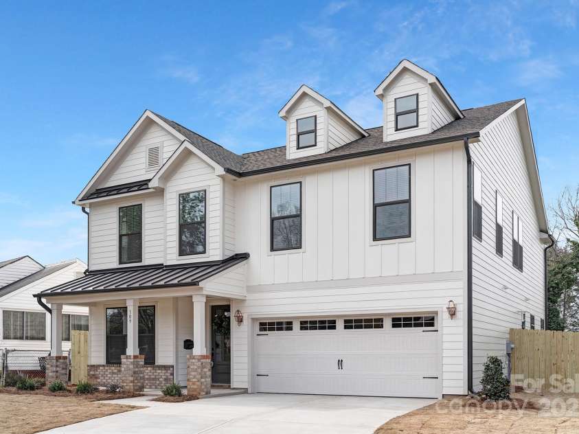 109 Seldon Drive, Charlotte, NC 28216.  MLS# CAR4234293, YatesRealty ID 2044. 