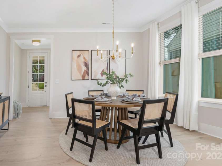 109 Seldon Drive, Charlotte, NC 28216.  MLS# CAR4234293, YatesRealty ID 2044. 