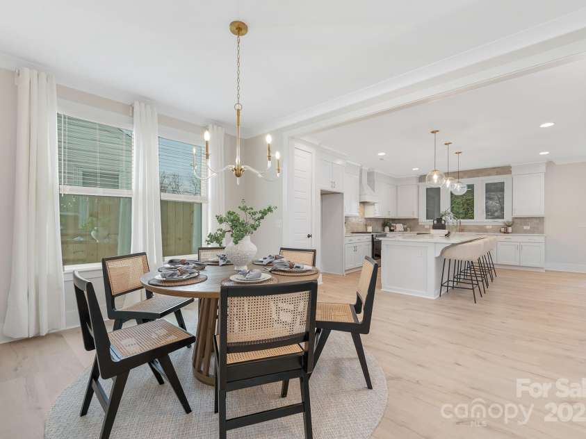 109 Seldon Drive, Charlotte, NC 28216.  MLS# CAR4234293, YatesRealty ID 2044. 