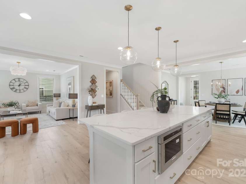 109 Seldon Drive, Charlotte, NC 28216.  MLS# CAR4234293, YatesRealty ID 2044. 