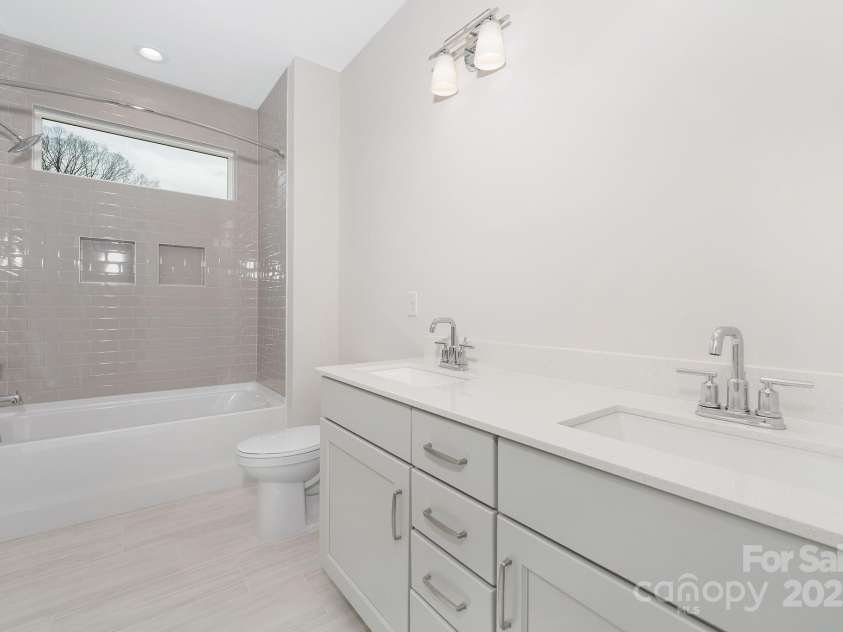 109 Seldon Drive, Charlotte, NC 28216.  MLS# CAR4234293, YatesRealty ID 2044. 