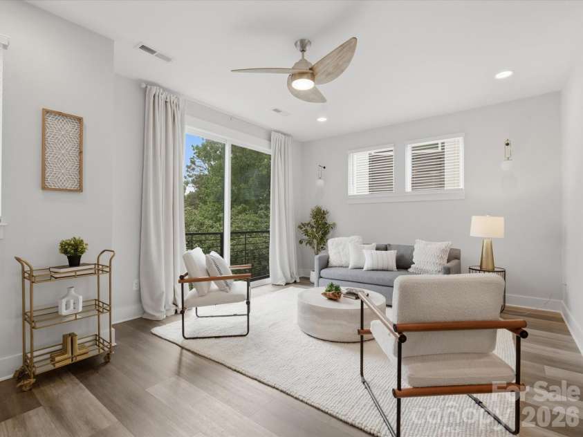 606 West End Drive, Charlotte, NC 28208.  MLS# CAR4369198, YatesRealty ID 20441. Great space to relax with the family