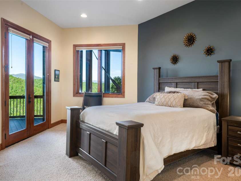 326 Summit Drive, Whittier, NC 28789.  MLS# CAR4374741, YatesRealty ID 20443. 