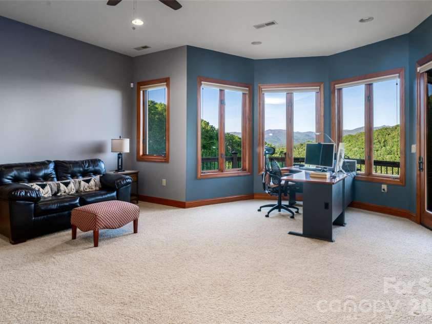 326 Summit Drive, Whittier, NC 28789.  MLS# CAR4374741, YatesRealty ID 20443. 