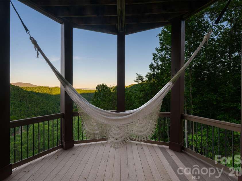 326 Summit Drive, Whittier, NC 28789.  MLS# CAR4374741, YatesRealty ID 20443. 