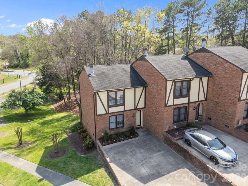 451 Camrose Circle, Concord, NC 28025.  MLS# CAR4365270, YatesRealty ID 20444. 