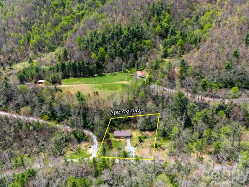 8855 Bugger Hollow Road, Newland, NC 28657.  MLS# CAR4375390, YatesRealty ID 20445. 