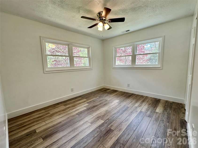8855 Bugger Hollow Road, Newland, NC 28657.  MLS# CAR4375390, YatesRealty ID 20445. 