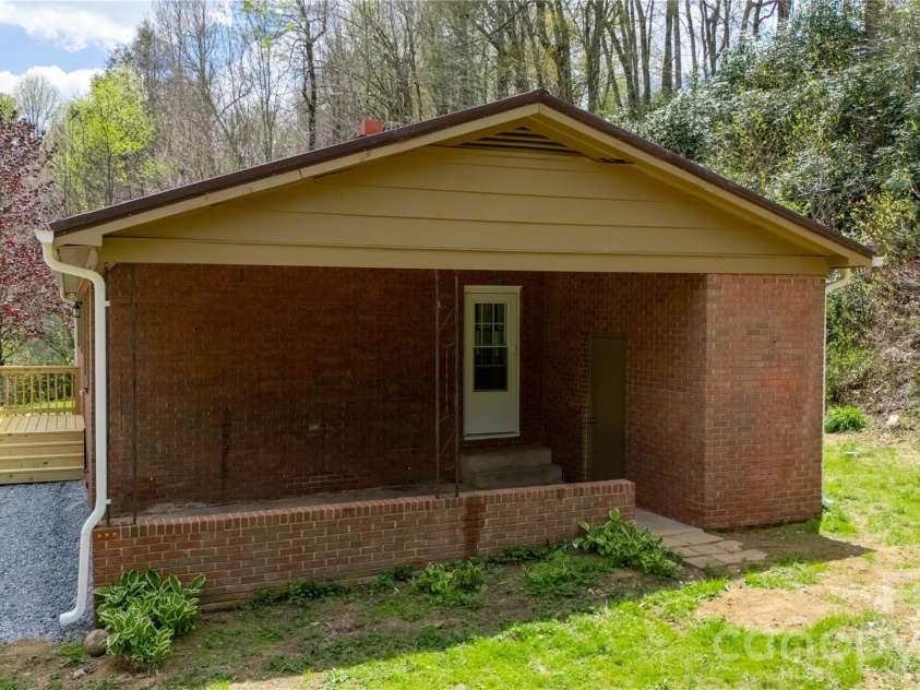 8855 Bugger Hollow Road, Newland, NC 28657.  MLS# CAR4375390, YatesRealty ID 20445. 