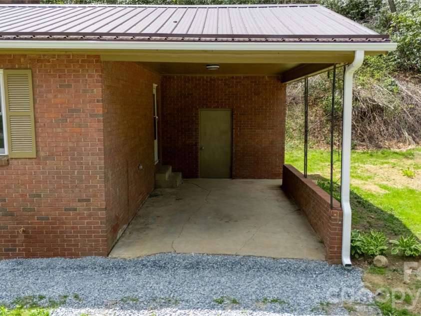 8855 Bugger Hollow Road, Newland, NC 28657.  MLS# CAR4375390, YatesRealty ID 20445. 