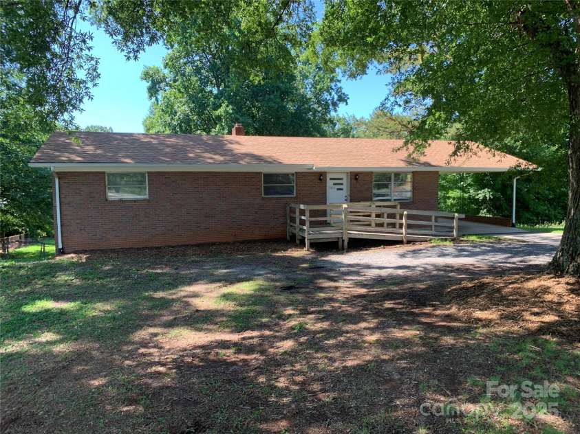 3484 Hwy 127 Highway, Hickory, NC 28602.  MLS# CAR4272429, YatesRealty ID 20447. 