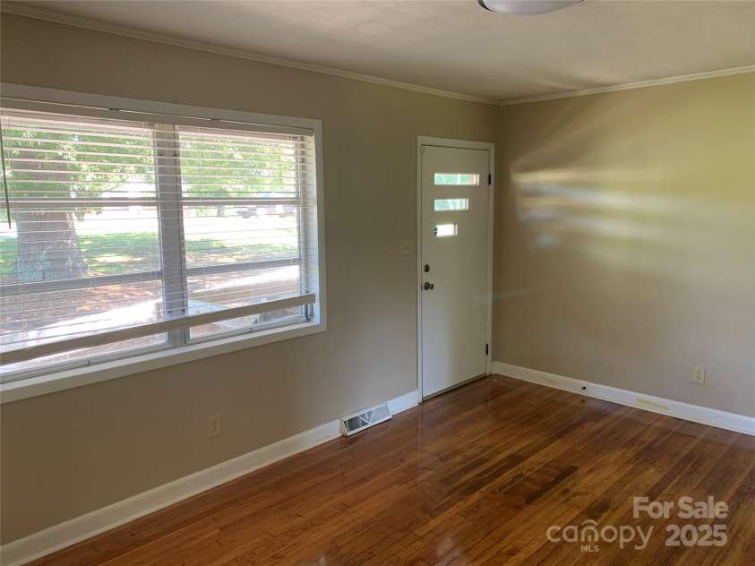 3484 Hwy 127 Highway, Hickory, NC 28602.  MLS# CAR4272429, YatesRealty ID 20447. 